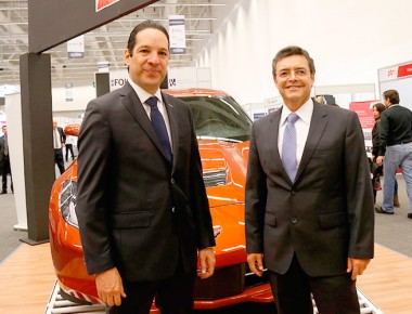 Inaugura gobernador Foro Automotriz