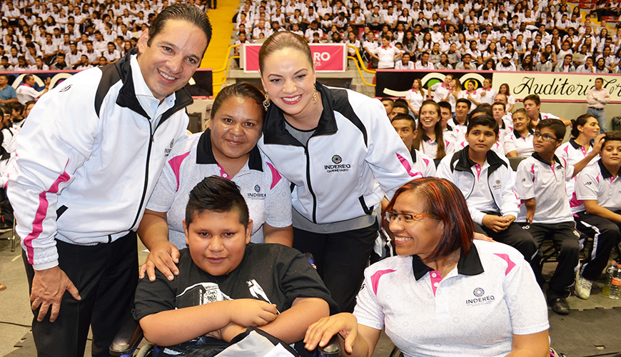 Karina y Francisco motivaron a niños y jóvenes a seguir haciendo deporte