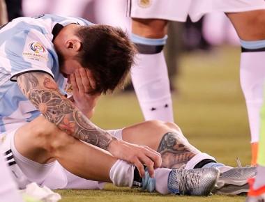 Tras decepción en el campo y perder vs Chile, Messi anuncia su retiro de la selección