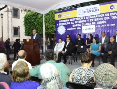 Inaugura Marcos Aguilar sistema eléctrico del templo de Santa Clara