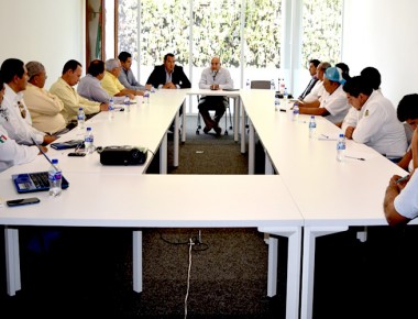 Transportistas de SJR se reúnen con diputados
