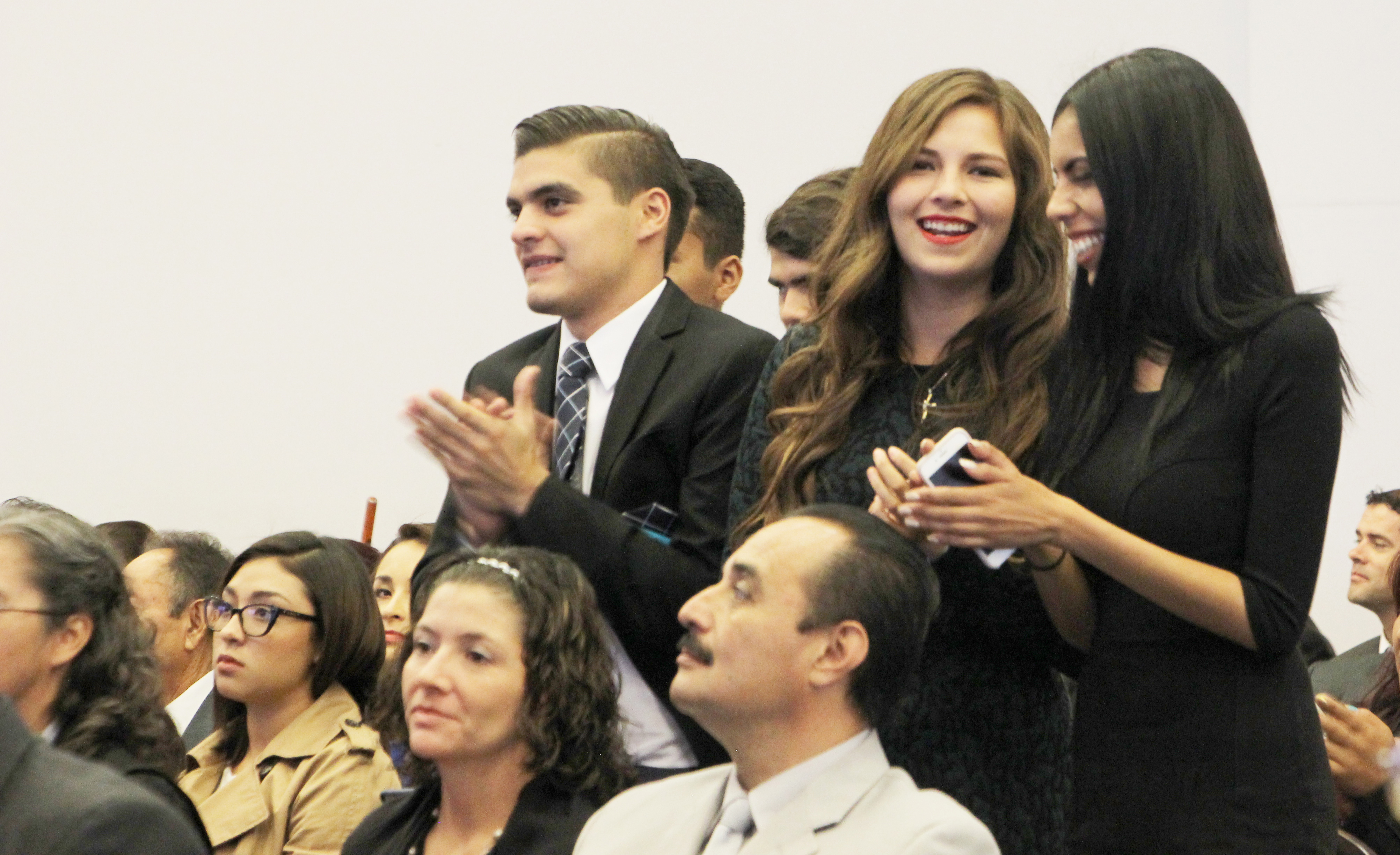 Jóvenes presenciaron la rendición de cuentas de MAV