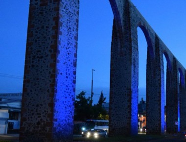 Arranca mes de la juventud; encienden los Arcos de Querétaro como símbolo