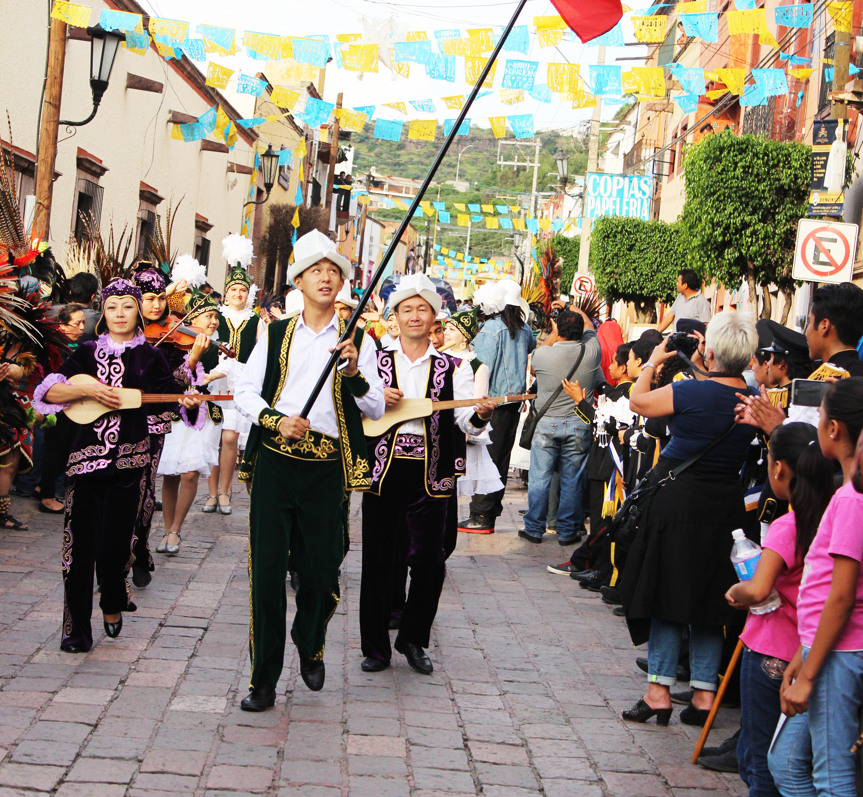 Las calles lucieron adornadas