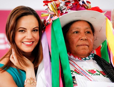 Karina Castro festeja a Abuelos de Oro