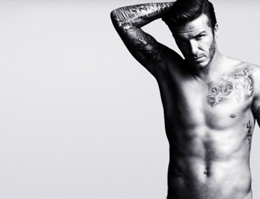 David Beckham sorprende a sus seguidores ¡Semidesnudo!
