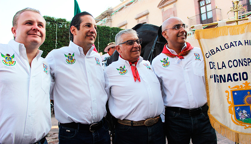 Autoridades municipales y estatales encabezaron la cabalgata
