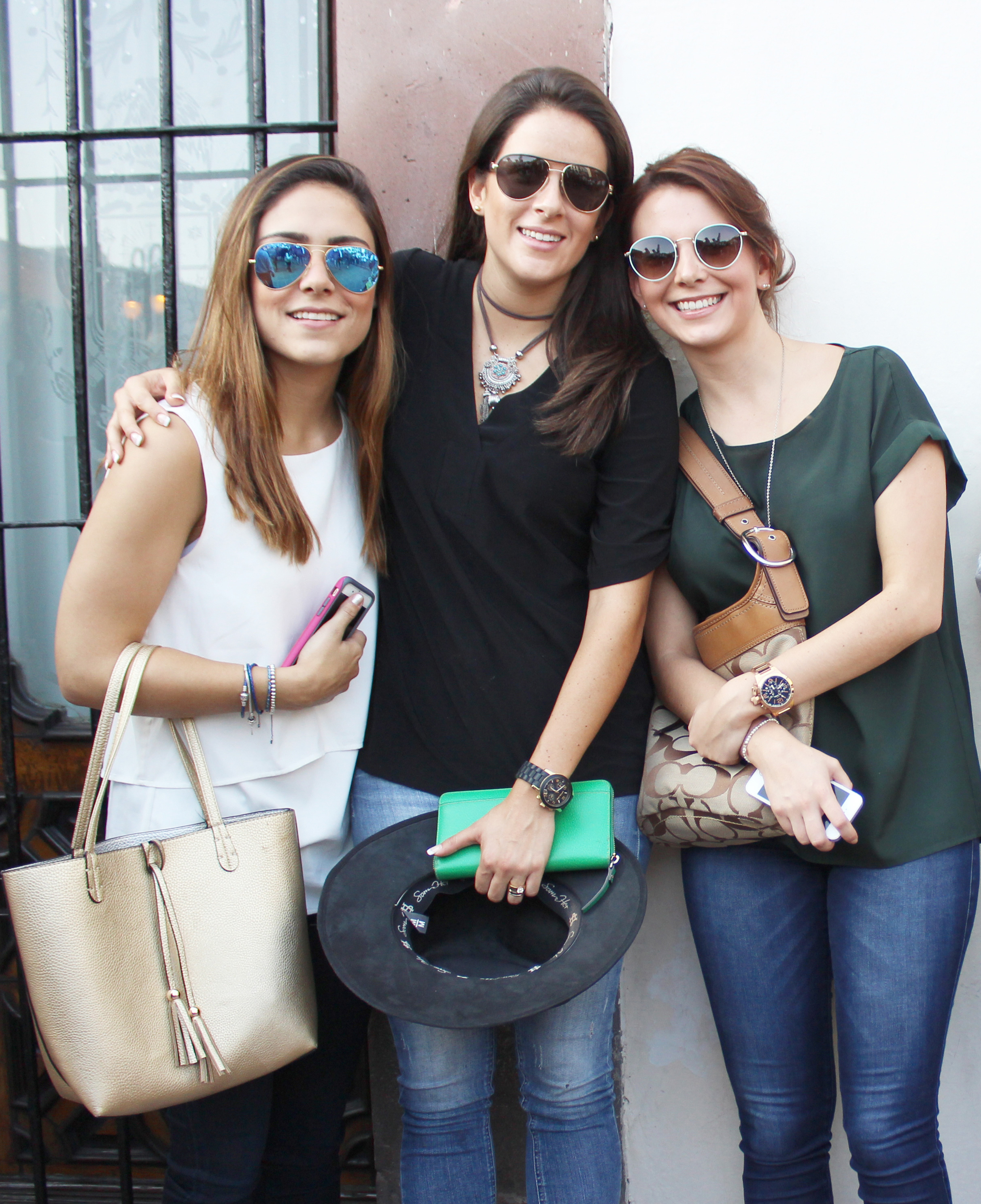 Las guapas queretanas Sara, Nataly & Lucía saludarona nuestro lente