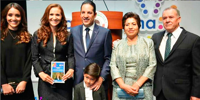 Familia Rocha Acosta y Francisco Domínguez Servién