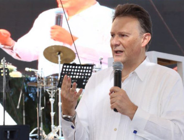 Zuckermann visita Cadereyta