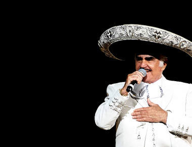 Vicente Fernández compone corrido a Hillary Clinton