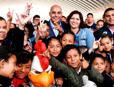 Trescientos sesenta alumnos del CAM Helen Keller celebran entrega de arcotecho
