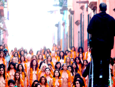 Este fin de semana Spencer Tunick estará por tercera vez en San Miguel de Allende