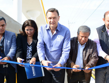 Entrega Mauricio Kuri puente peatonal en Corregidora