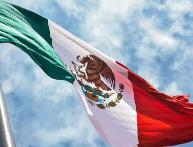 Izarán mega bandera de Querétaro cinco veces en octubre