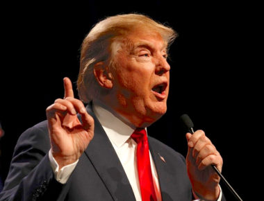 Jefa de campaña de Trump admite que están “por detrás” de Clinton