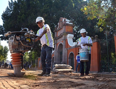Marcos Aguilar supervisa obra de mejoramiento de la Alameda Hidalgo