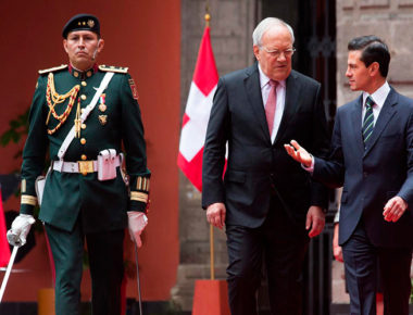 EPN recibe a Johann Schneider-Ammann, firman acuerdos