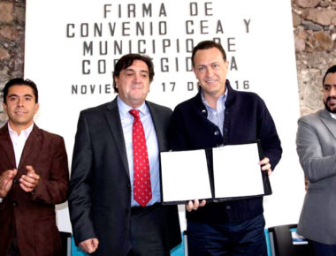 Firma Corregidora convenio de colaboración con CEA e IMPI
