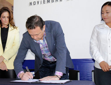 Firma Corregidora convenio de colaboración con Fundación