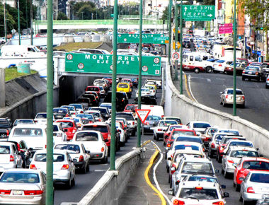 Proponen eliminar en la CDMX tenencia para autos particulares y de lujo