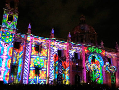 Disfrutan queretanos video-mapping en Santa Rosa de Viterbo