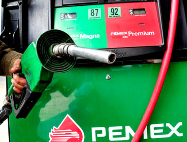 Gasolina magna subirá a 15.99 y Premium a 17.79 pesos en enero