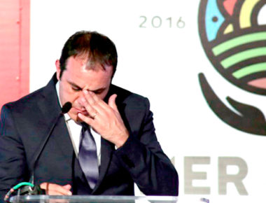 Llora Cuauhtémoc Blanco durante Primer Informe