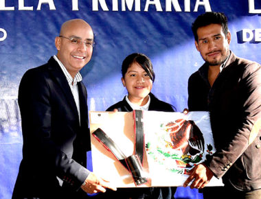 Marcos Aguilar entrega arcotecho 41 en la escuela primaria de San Pablo