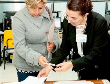Participan en evaluación 2 mil 388 maestros durante el fin de semana: SEP