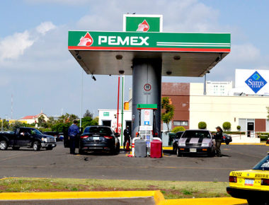 Se quejan por desabasto de gasolina en Querétaro