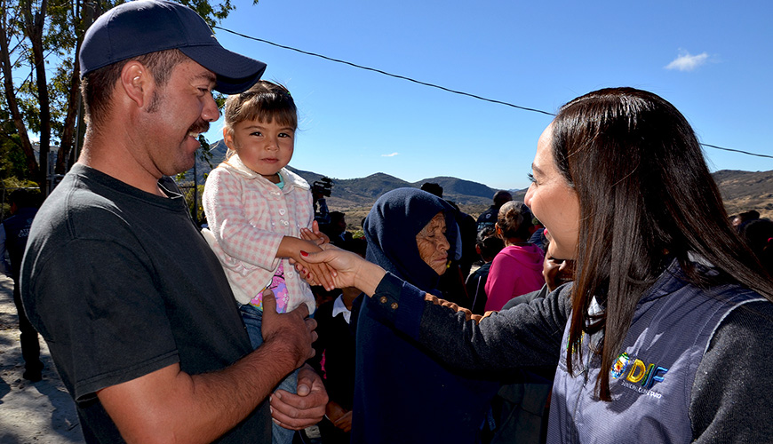 La Presidenta del SMDIF Querétaro convivió con niños y adultos