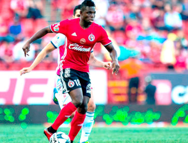 Avilés se queda en Tijuana