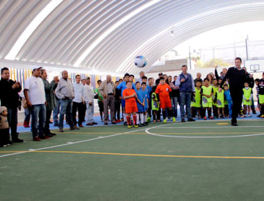 Entrega Mauricio Kuri canchas deportivas en Santa Bárbara