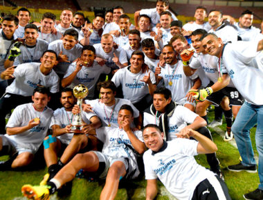 Gallos Blancos campeón de la Segunda División
