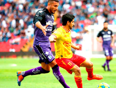 Gallos y Monarcas dividen puntos