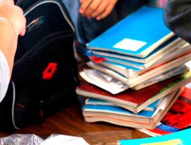 Revisan mochilas en escuelas privadas de Querétaro