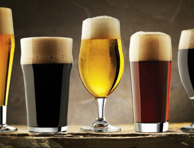 ¿Te imaginas lavar tu cabello con cerveza? Descubre sus beneficios