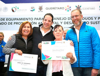 FDS entrega equipamiento y apoyos para proteger el medio ambiente en Landa de Matamoros