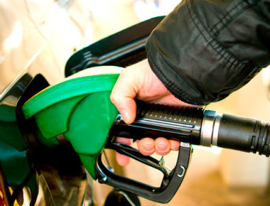 Frenan gasolinazo