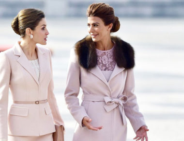Letizia Ortiz y Juliana Awada usan outfits similares