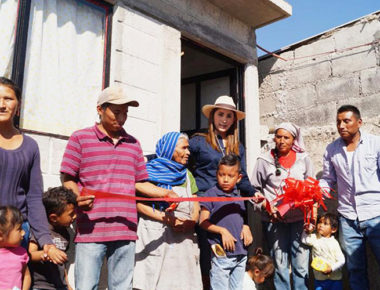 Lucy Quintanar dignifica viviendas de Ezequiel Montes