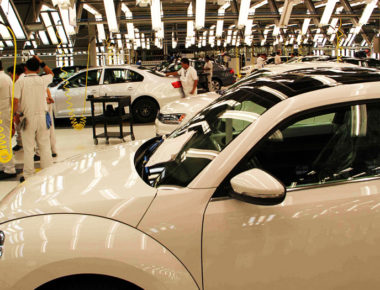 Carlos Slim y Bimbo trabajan en vehículo eléctrico 100% mexicano