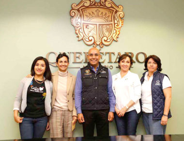 Dona Marcos Aguilar 10% de su salario a Gigi’s Playhouse México I. A. P.