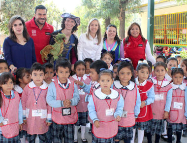 DIF de El Marqués festeja a niños de La Piedad
