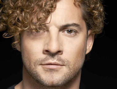 David Bisbal pide que acabe la guerra de Siria