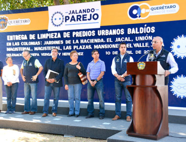 Entrega MAV limpieza de predios urbanos baldíos en Jardines de la Hacienda