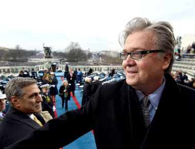 Por falta de experiencia Trump retira a Steve Bannon del Consejo de Seguridad Nacional