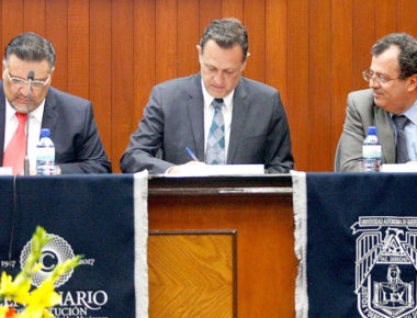 Firman UAQ, Corregidora y AQA convenio de colaboración