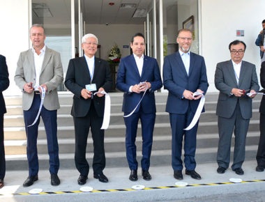 Francisco Domínguez inaugura planta de S-Riko en El Marqués
